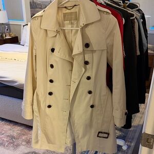 Classic Beige Trench Coat - Banana Republic